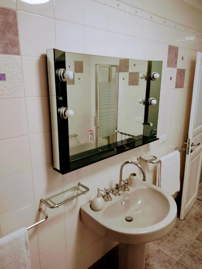 Central Apartment A Due Passi Dal Porto Palermo Ngoại thất bức ảnh
